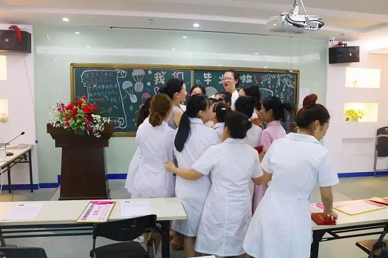 鱼佳丽