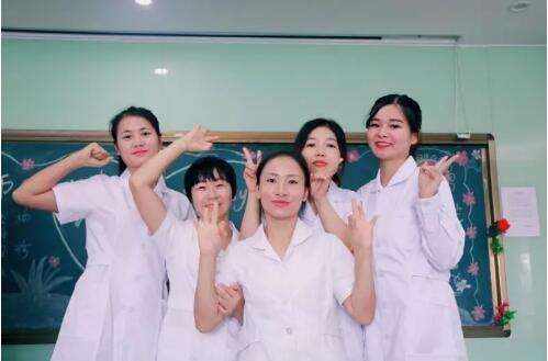 鱼佳丽美雅优游培训黉舍第50期优游班毕业仪式